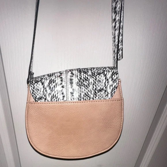 Neiman Marcus Crossbody - Picture 6 of 6